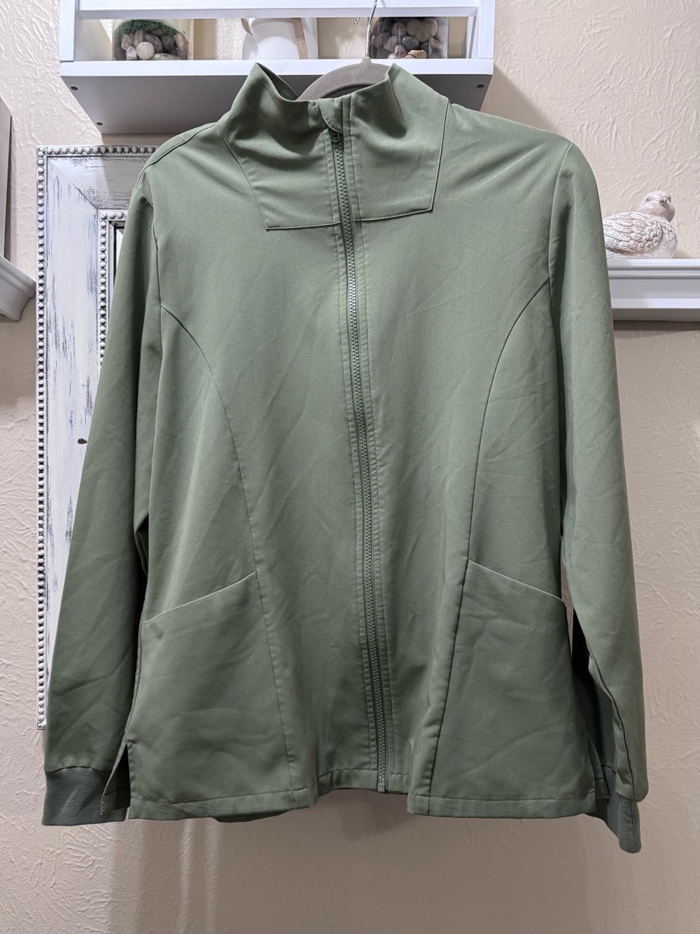 Mandala Scrub Jacket Lightweight Sage Green Utility Zip Jacket - Women's Sz L
